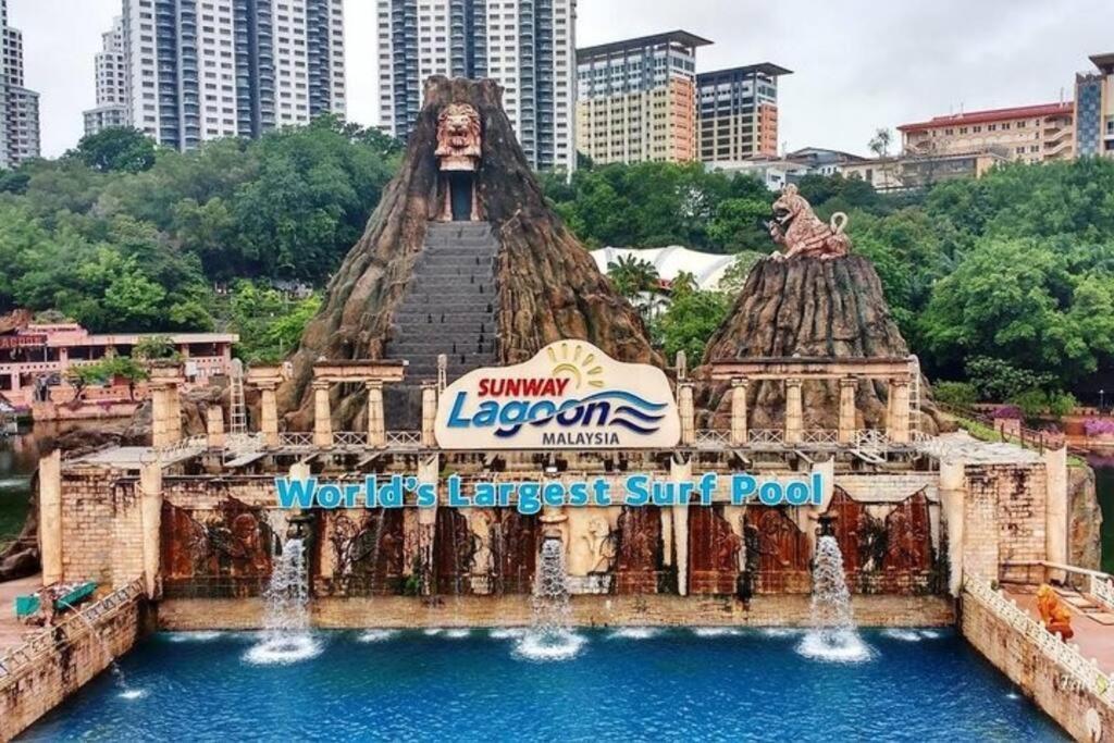 Elegant Homes 9Pax 5Bed Sunway Pyramid-Lagoon 2 Car Park Petaling Jaya Exterior photo